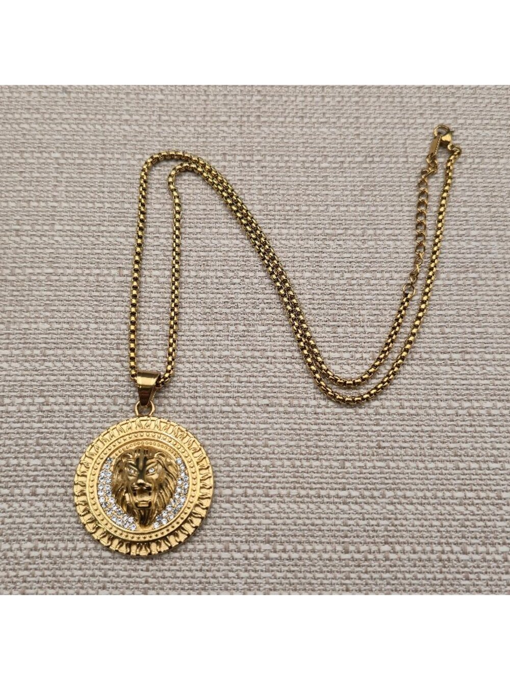 24 Inch Gold Lion Head Medallion Pendant Necklace with Iced Hip Hop Jewelry B154